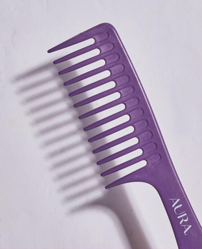 Wide tooth hair comb with shadow